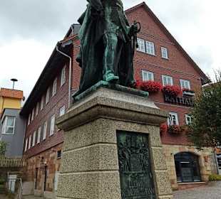 Denkmal von Baron von Thann