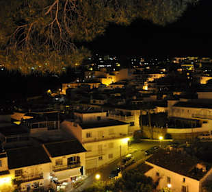 Benalmádena Pueblo bei Nacht