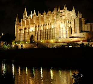 Kathedrale bei Nacht
