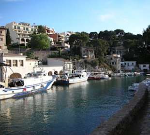 Blick auf Cala Figueras Hafen