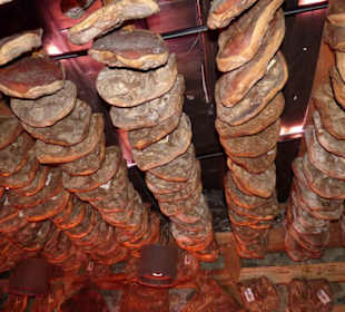 Hier hängt der Speck an der Decke 