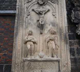 Epitaphe an der Außenwand