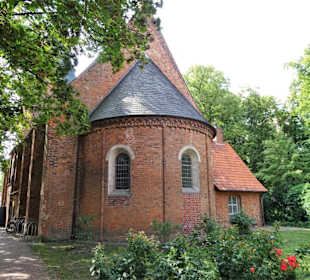 Die Apsis der Kirche St. Andreas