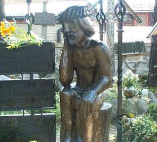 Stare, zabytkowe nagrobki