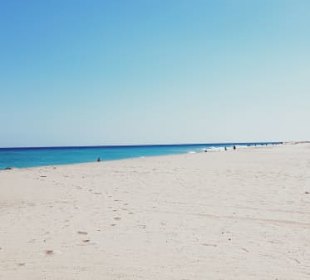 Weißer Strand - Türkisblaues Wasser