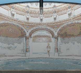 Wandmosaik Bäderstadt im Bahnhof Baden-Baden