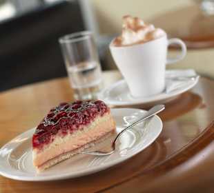 Kaffee und Kuchen der Conditorei Heini