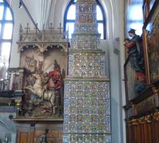 12 m hoher Kachelofen im Artushof, Langer Markt