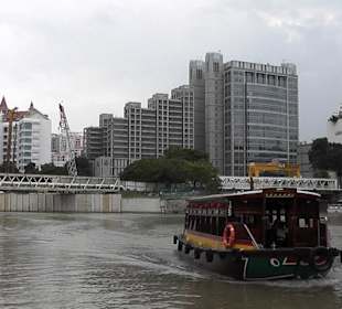 Auf dem Singapur-River zum Clake Quay