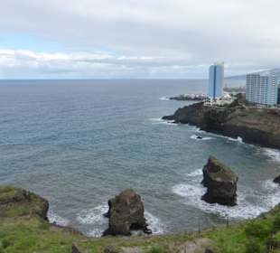 Playa De Los Roques mit Blick auf Punta Brava