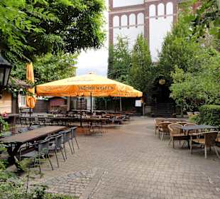 Blick in den Biergarten des Brauhauses