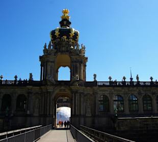 Über die Holzbrücke