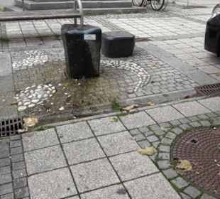 Wasserspiele vor der Traube-Post