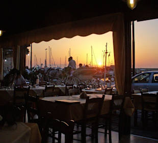 Sonnenuntergang am Hafen