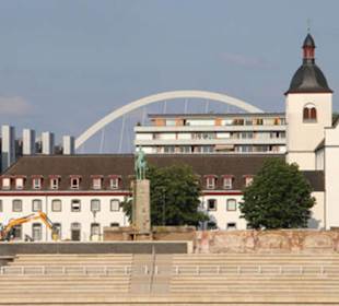 Uferpromenade Rheinboulevard Köln Deutz