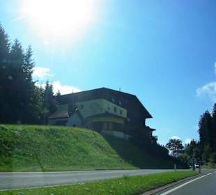 Linker Bereich großes Hotel