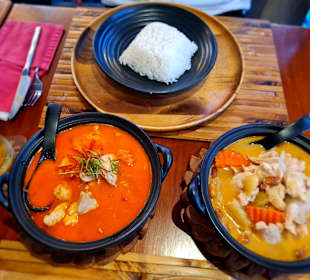 Rotes Curry und Massaman Curry