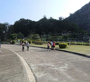 Weg vom großen Parkplatz