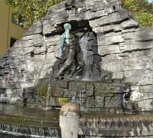 Ansichten des Haarmannsbrunnen