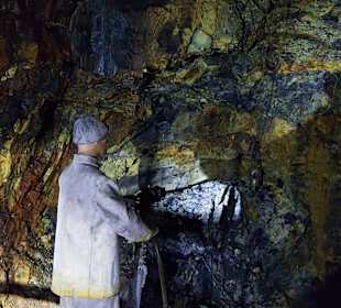 Ein Hauer im Stollen  