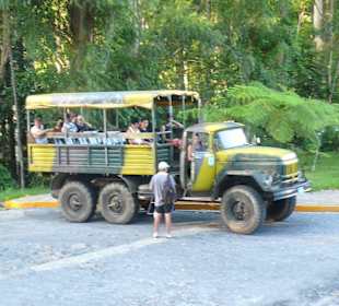 Fahrt mit dem SIL in den Dschungel