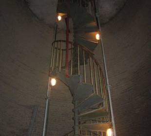 Die Wendeltreppe im Burschenschaftsdenkmal.