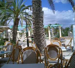 Cafe´ im Yachthafen