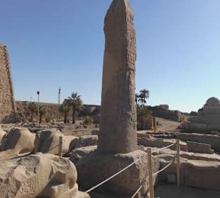 Beim Luxor Tempel.
