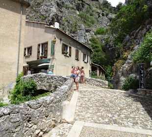 Spaziergang durch Moustiers-Sainte-Marie 