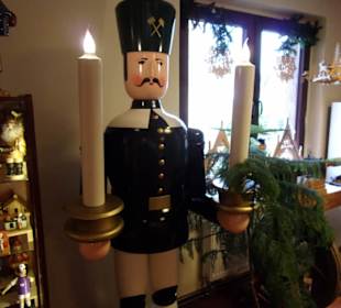 Im 1. Räuchermann Museum