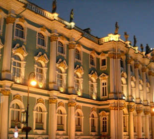 Winterpalast St. Petersburg abends