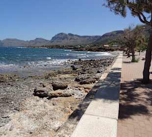 Küste und Promenade