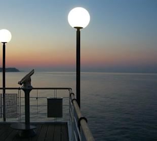 Abenddämmerung auf der Seebrücke