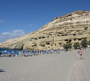 Matala, Hippiehöhlen