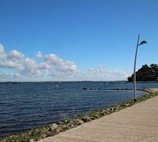 Blick auf die Strandpromenade