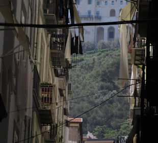 Die Strasse vor dem Hotel