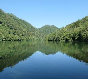 Bei einer Wanderung rund um den Levicosee