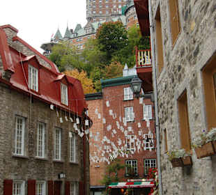 A "cul-de-sac" corner in downtown.