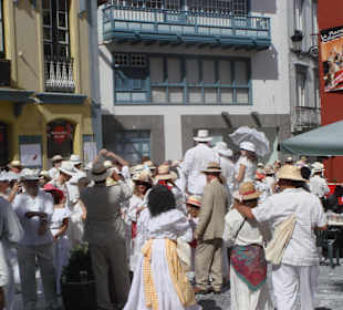 Vor dem Restaurant Habana an der Placeta 2010