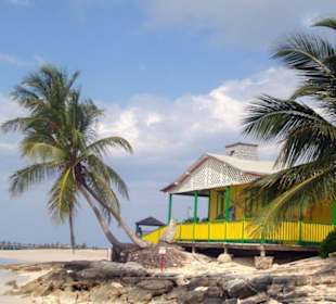 Blackbeard`s  Cay  Beach