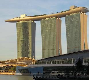 Bay Sands Marina Hotel