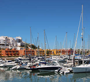 Die Hotelumgebung (schön im Yachthafen gelegen) 