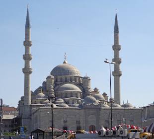Blick auf die Moschee