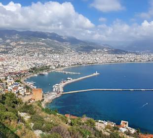 Burg Alanya - Blick auf den Hafen