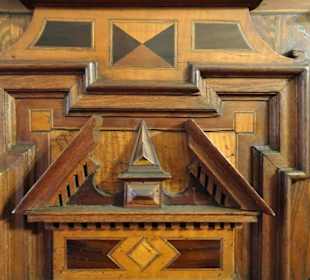 Rundgang durch die Räume des Wasserschlosses