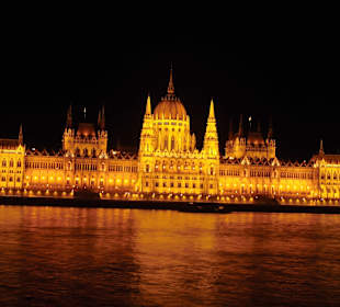 Parlament bei Nacht