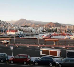 Strand de los Cristianos, gesehen vom Hafen