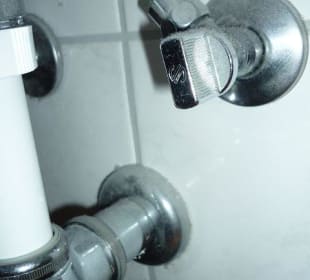 Unter Waschtisch