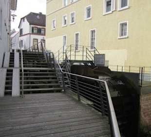 Die Queich im Innenstadtbereich