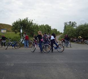 Eine Schulklasse macht einen Ausflug!